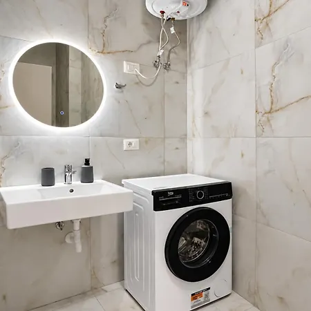 Matisse No36 - 2 Bedroom With Parking At Aura Complex