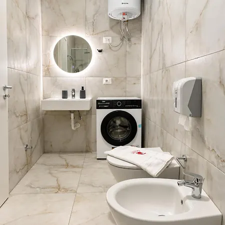 Matisse No36 - 2 Bedroom With Parking At Aura Complex Apartment *